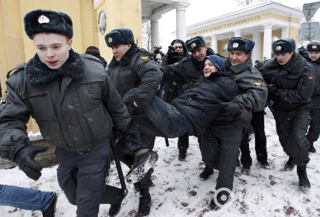 У Санкт-Петербурзі затримали активистів Іншої Росії