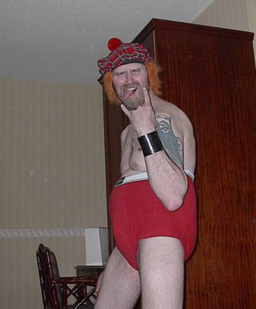 ТОП 20 странных нарядом мужчин