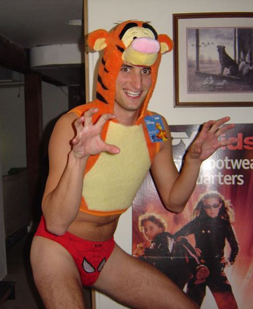 ТОП 20 странных нарядом мужчин