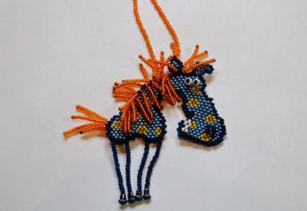 Конь юлий из бисера Конь юлий из бисера