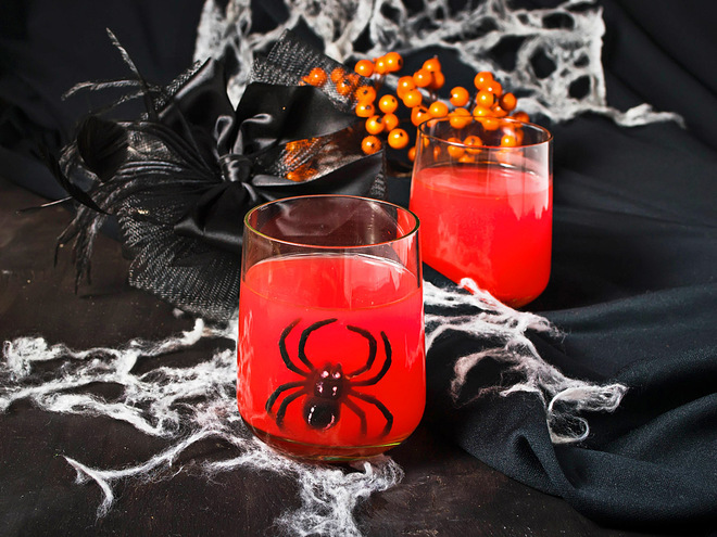 Коктейли на Хэллоуин: оформляем напитки эффектно (фото)