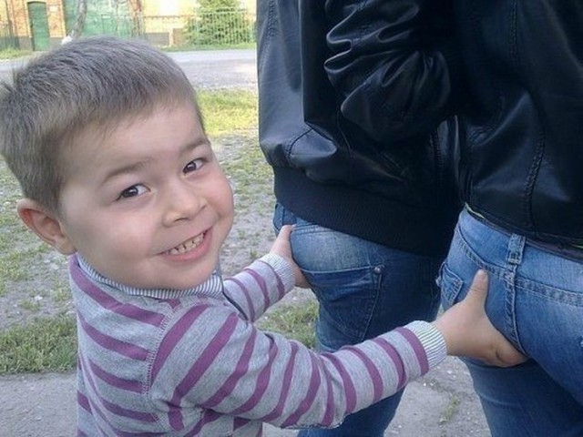Теребит письку пока никто не видит 102647 Теребит письку пока никто не видит 102646