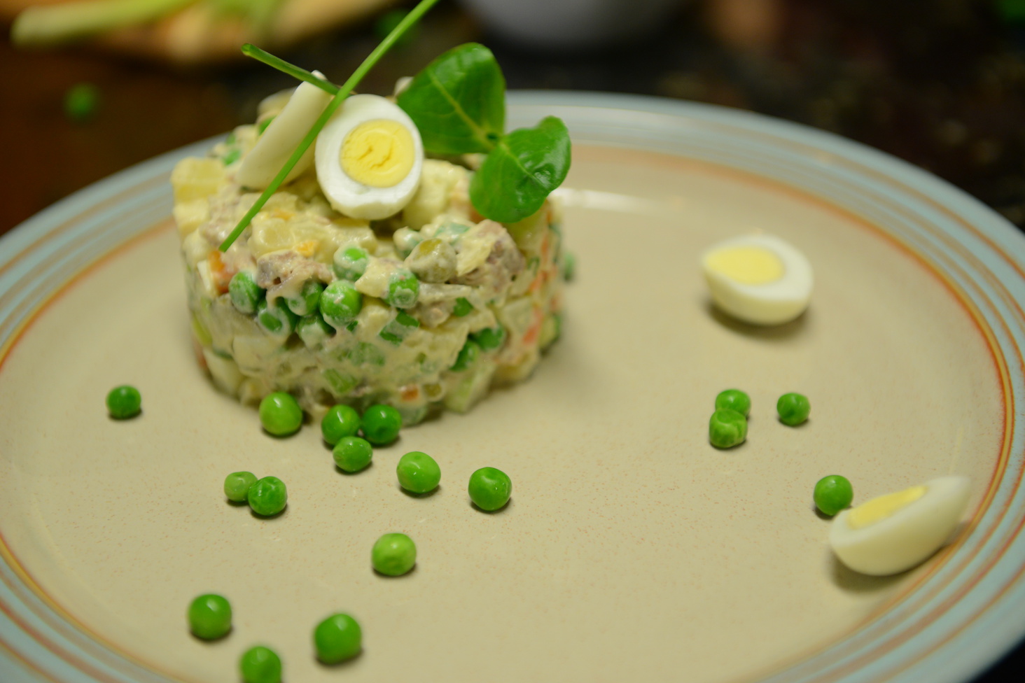 Салат с пекинской капустой и перепелиными яйцами рецепт Салат с пекинской капустой и перепелиными яйцами рецепт