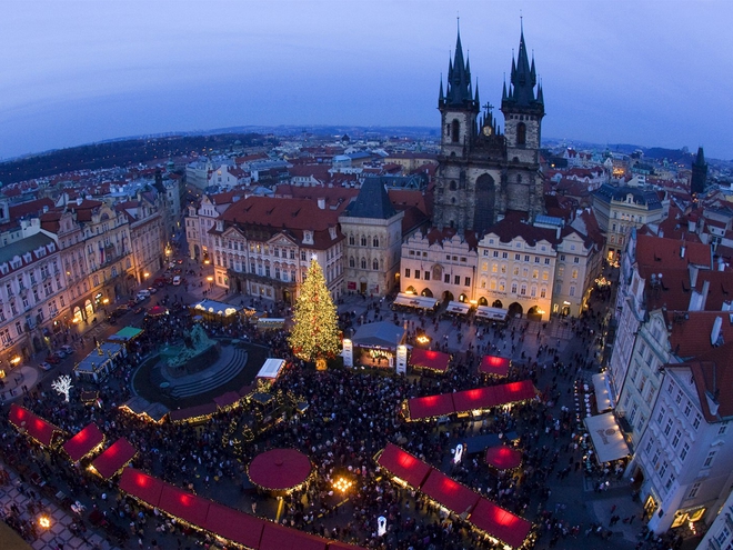 Різдвяні ярмарки: V&aacute;nočn&iacute; trhy na Staroměstsk&eacute;m n&aacute;měst&iacute;
