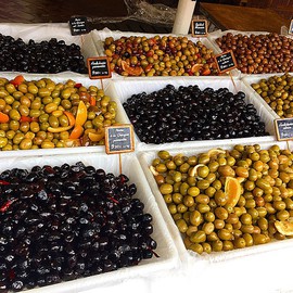 Чем отличаются оливки от маслин