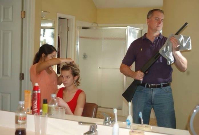 Девушки собираются на свидание