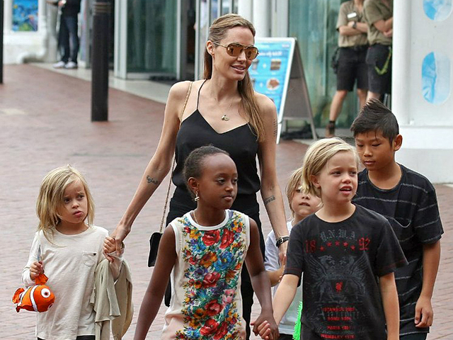 Анджелина Джоли