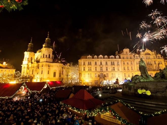 Різдвяні ярмарки: V&aacute;nočn&iacute; trhy na Staroměstsk&eacute;m n&aacute;měst&iacute;
