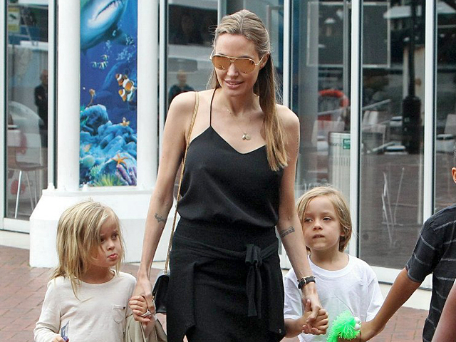 Анджелина Джоли