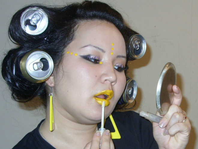 Девушки собираются на свидание