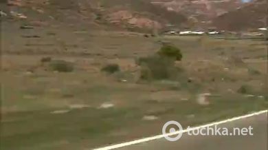 2012 BMW 6-Series Coupe car-to-car driving scenes