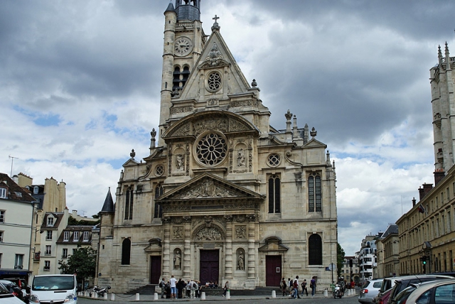 Полночь в Париже: Церковь Saint Etienne du Mont Полночь в Париже: Церковь Saint Etienne du Mont