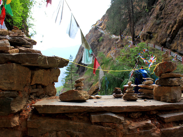 "Логово тигрицы" над пропастью: монастырь Такцанг-лакханг 