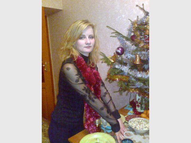 Скромный весёлый Новый год с искуственной ёлочкой))))