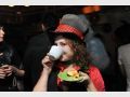 Осень. 
На фото: чашечка мохито, глазик одноглазого пирата и Безумный Шляпник с острым отравлением ртутью.
