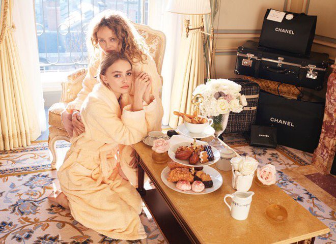 Ванесса Параді та Лілі-Роуз Депп