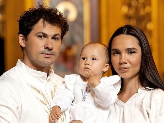 Татарінцева та Кот хрестили однорічну доньку — фото