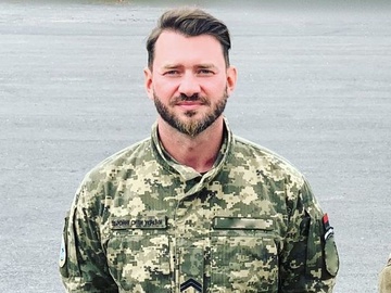 «Щоб не забували, як виглядаю»: Дікусар запостив нове фото з фронту з нагоди свого 38-річчя