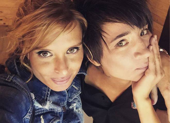 Земфіра з подругою