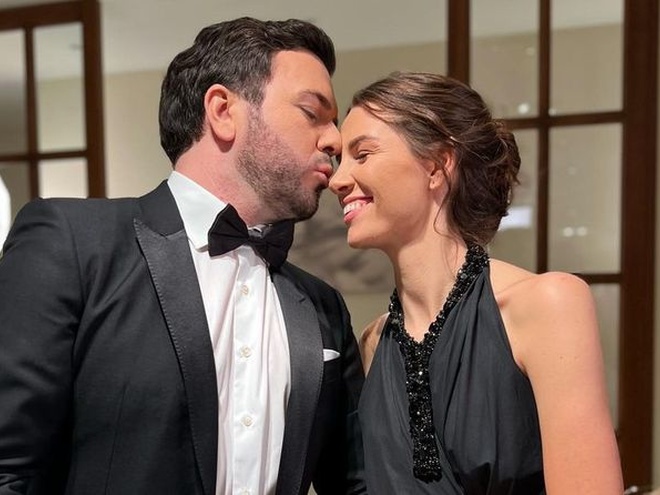 «Ще молоді»: Решетник показав, який вигляд мали він та його дружина 10 років тому