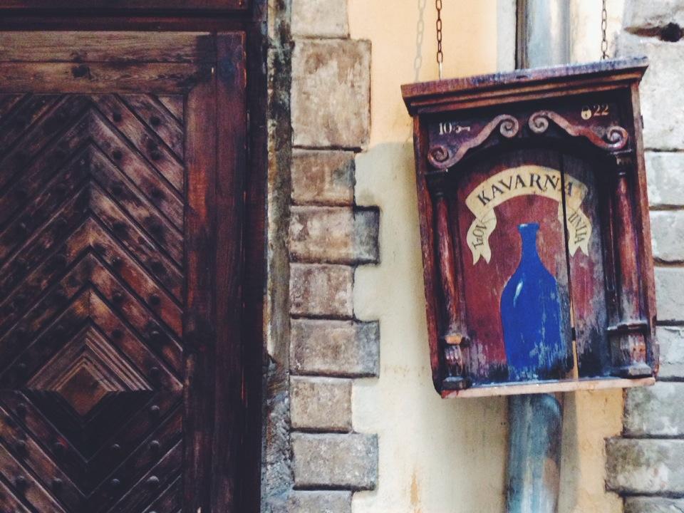 Рестораны Львова: Під синьою пляшкою