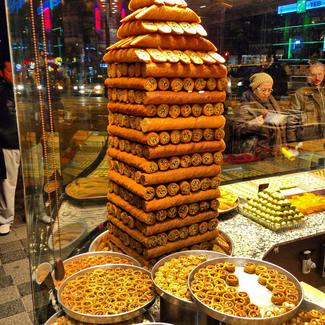 Стамбульские магазины сладостей. Hafiz Mustafa
