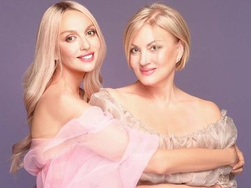 Оля Полякова з мамою