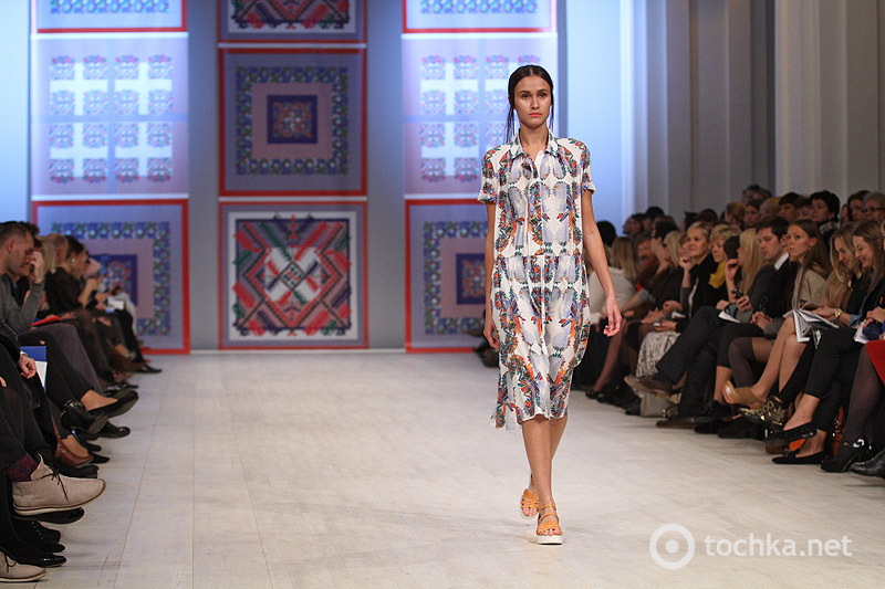 Показ POUSTOVIT 