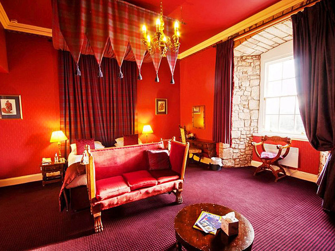 Романтические отели Европы: Dalhousie Castle Hotel and Spa, Edinburgh