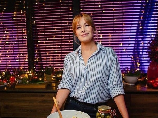 «Хочу перевезти ближче до себе»: Кравець показала рідкісне фото з батьками