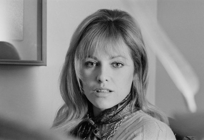 Натали Делон