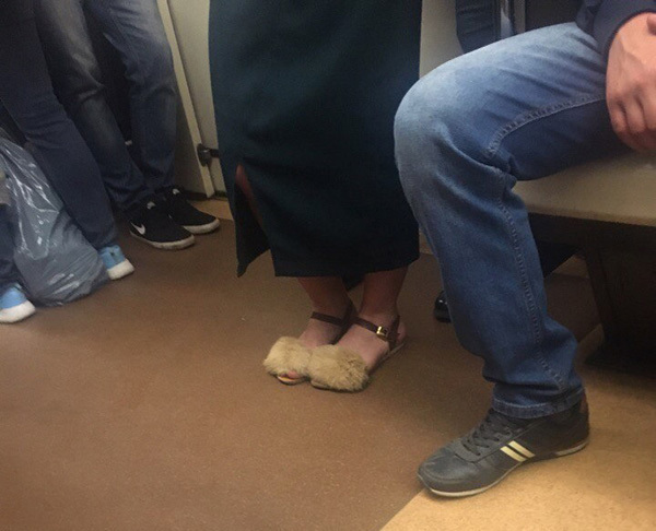 Модники в метро