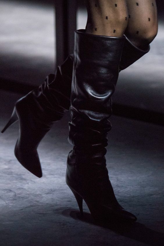 Чоботи з широкою гомілкою