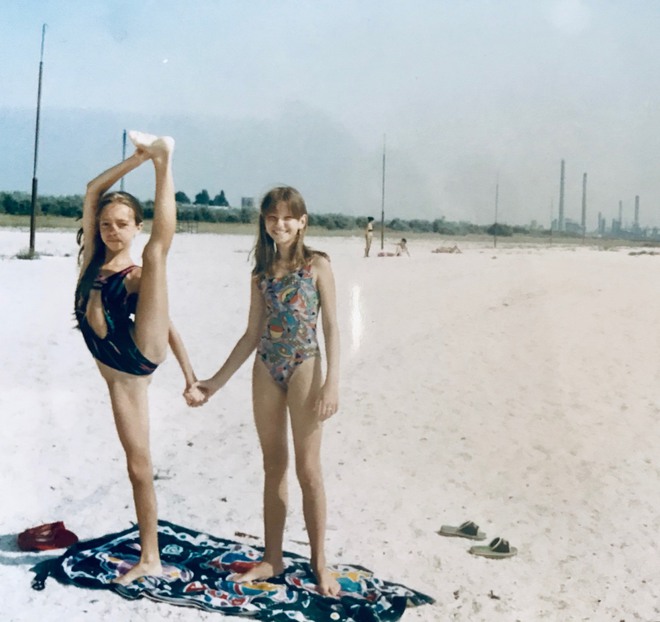 Катерина Кухар та Богдана Шпанська в дитинстві