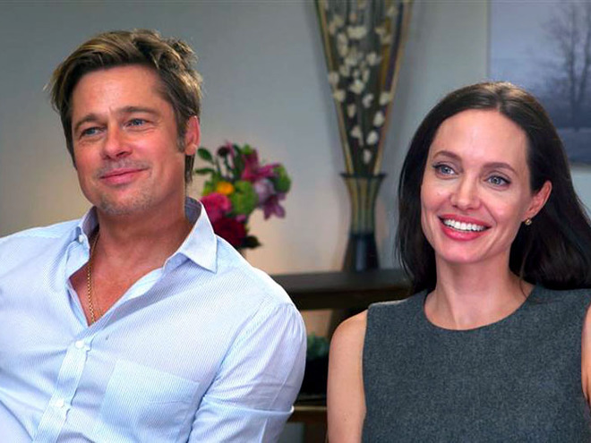 Фото со студии с Анджелиной Джоли и Бредом Питтом