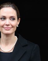 Анджелина Джоли