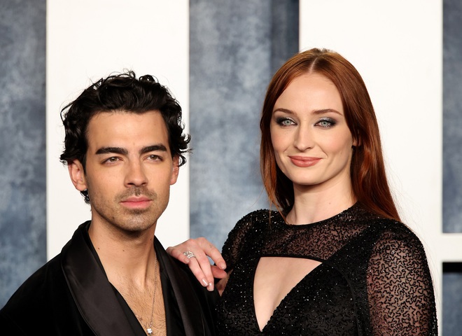 Софі Тернер просить суддю «відновити» справу про розлучення з Джо Джонасом