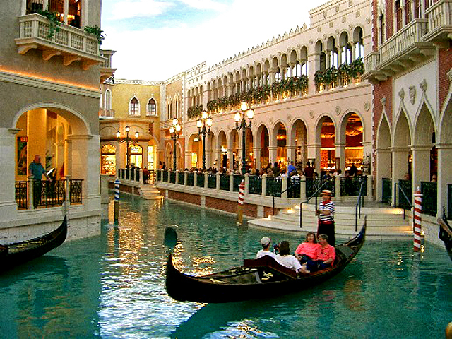 5 дивовижних шопінг-центрів світу: The Grand Canal Shoppes, Лас-Вегас, США