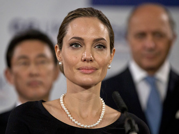Анджеліна Джолі показала сивину