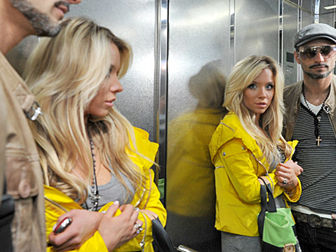 Девушка Блонда и Kishe