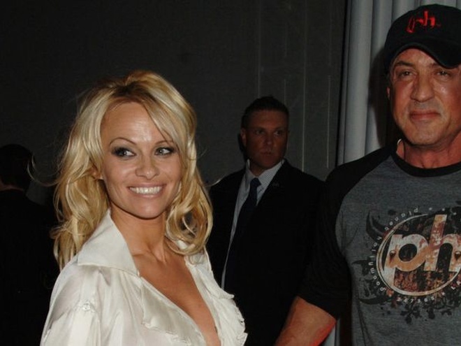 Сталлоне пропонував Памелі Андерсон квартиру та Porsche, щоб вона стала його дівчиною