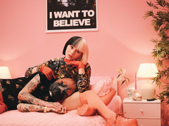 "Терпи": гендерная диктатура в новом клипе Da-Sha Project