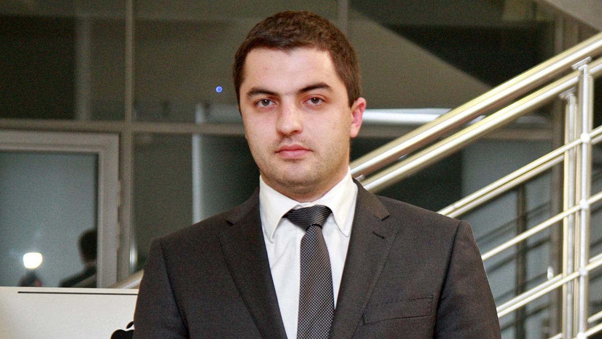 Євген Ларін