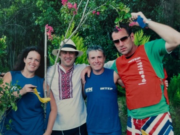 Відомий телеведучий показав рідкісні архівні фото із покійною Русланою Писанкою