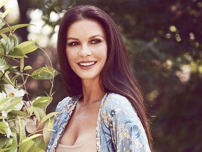 Кетрін Зета-Джонс показала маму, від якої успадкувала ефектну зовнішність