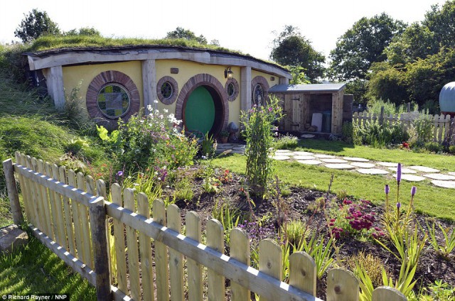 Домик хоббитов за 215 тыс. долларов в неделю