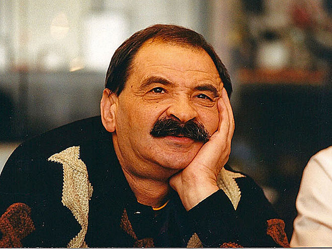 Илья Олейников умер