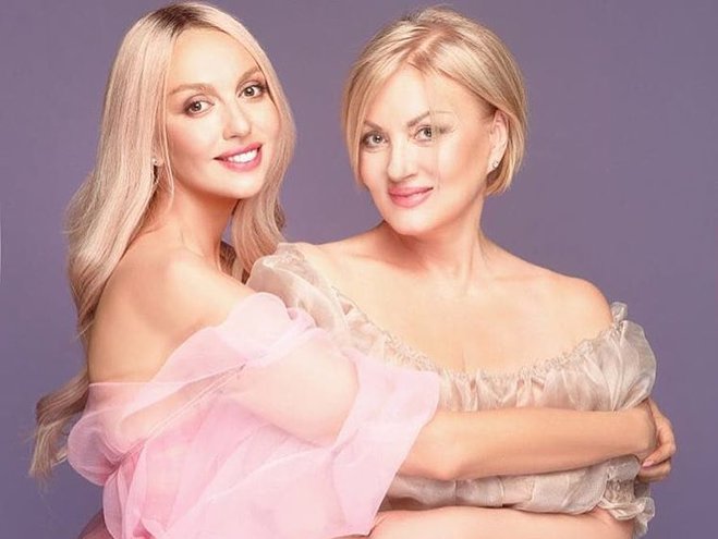 Оля Полякова з мамою Світланою