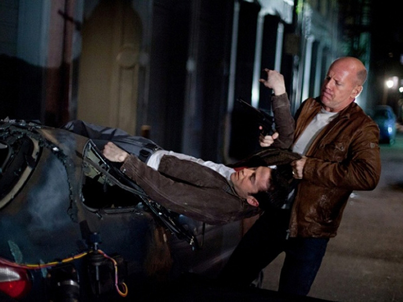 Кадры из фильма "Петля времени"