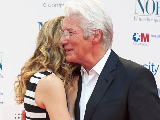 Річард Гір з коханою (Cover)